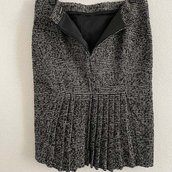 Express Design Studio - Gray Plaid Trumpet Pencil Skirt - Size 4 - Picture 4 of 4